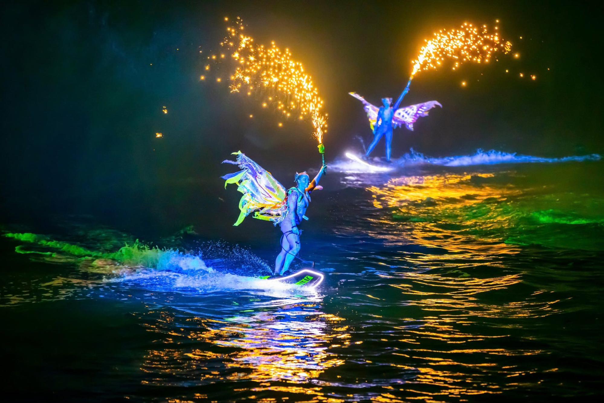 Những vận động viên hàng đầu thế giới biểu diễn tại show “Bản giao hưởng đại dương”.jpg