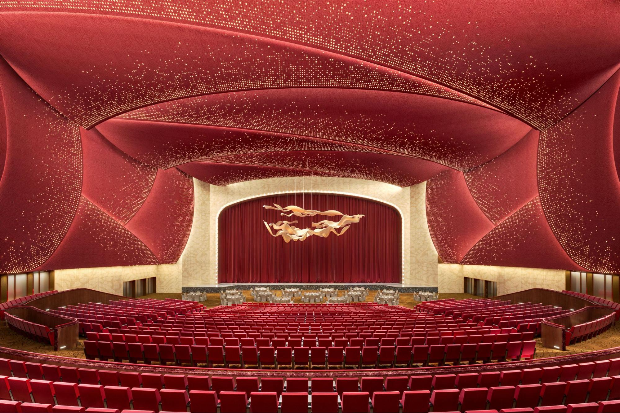 khan-phong-nha-bieu-dien-da-nang