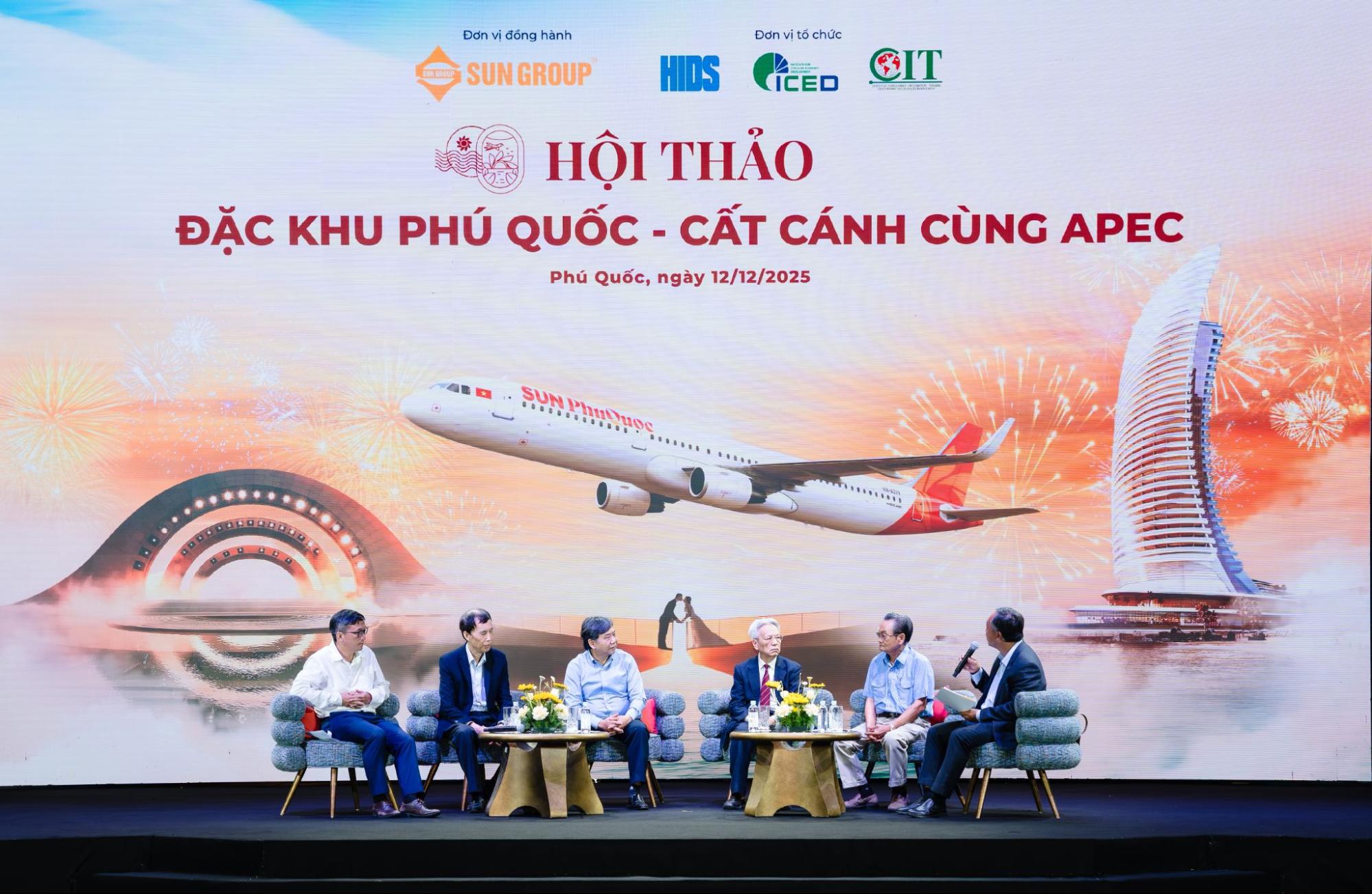 Các chuyên gia hàng đầu cùng bàn luận tại hội thảo “Đặc khu Phú Quốc – Cất cánh cùng APEC” ngày 12/12.jpg